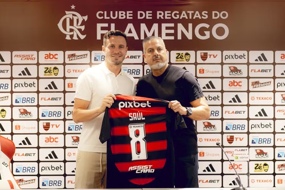 Flamengo movimenta mais de R$ 800 milhões no mercado e fecha janela com superávit